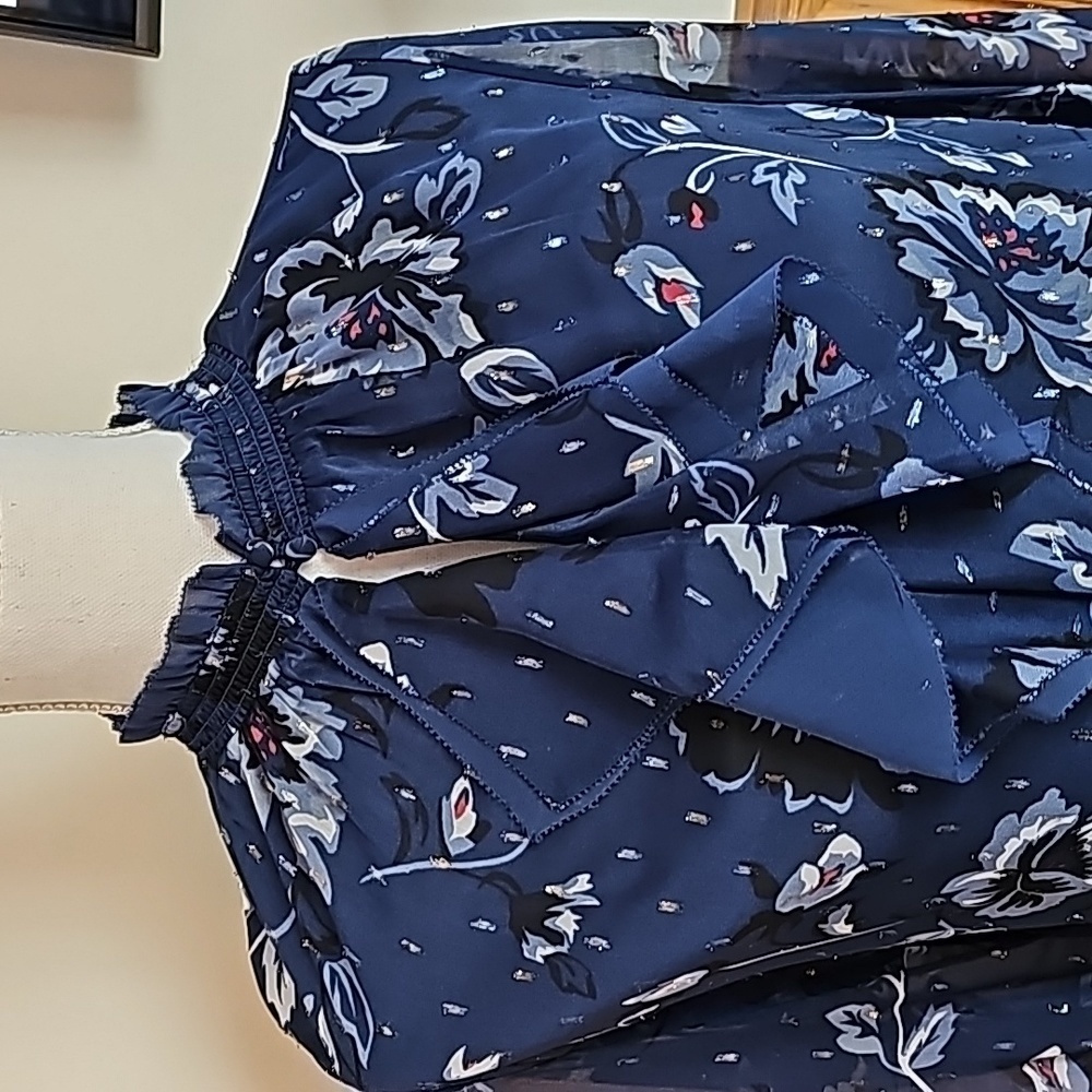 WHBM blouse - Picture 2 of 7